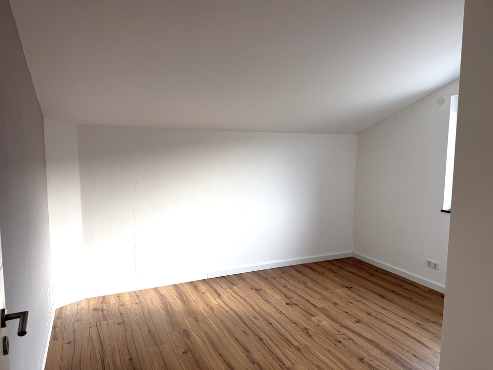 Zimmer 1, DG