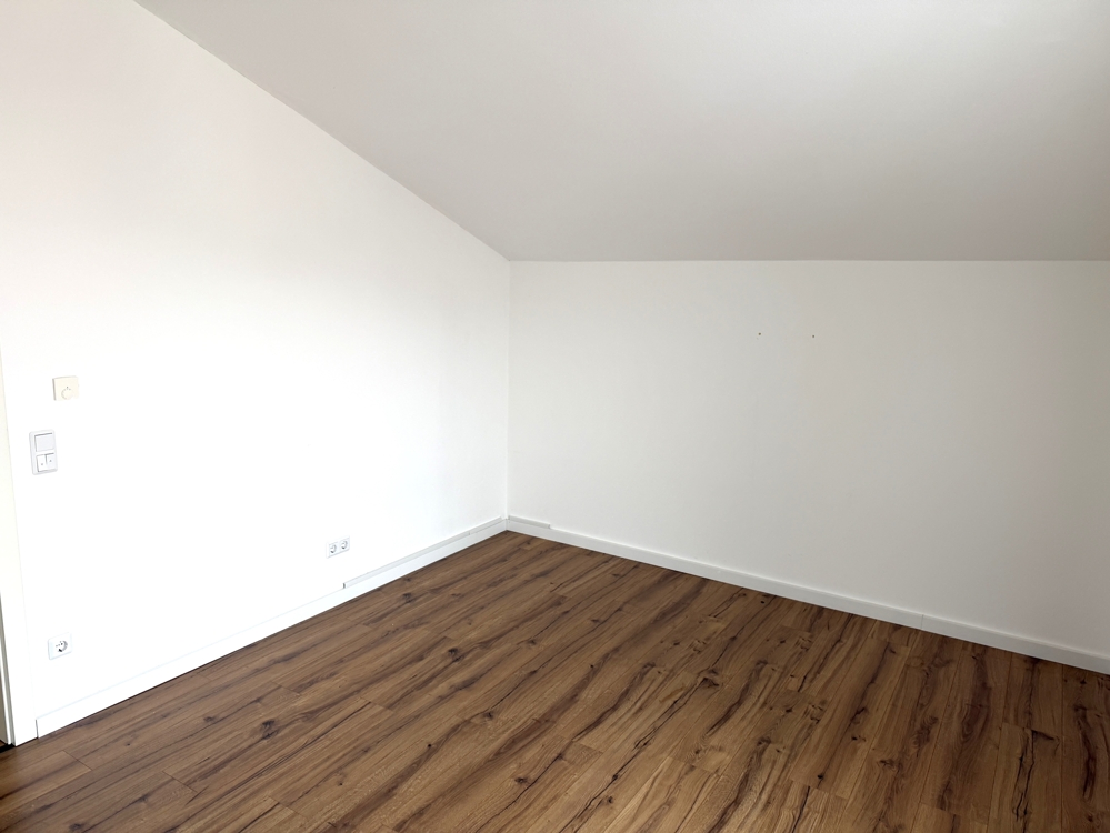Zimmer 3, DG