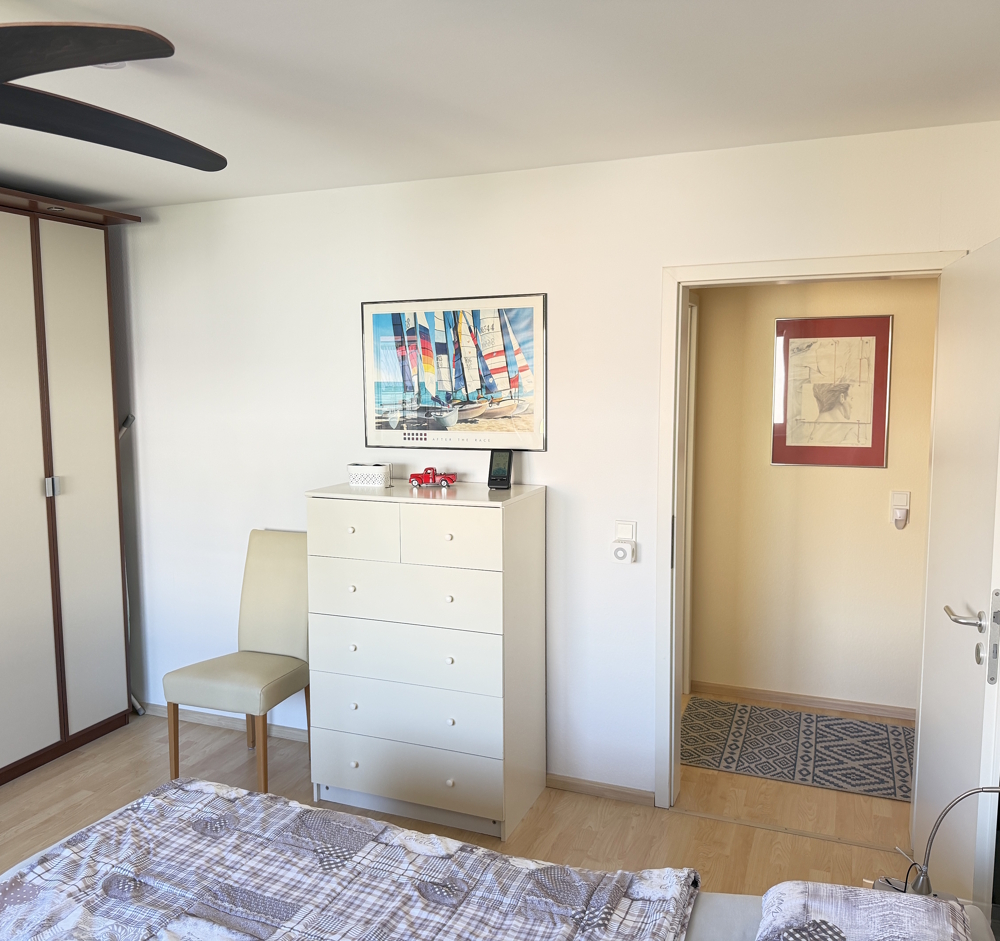 Schlafzimmer 1