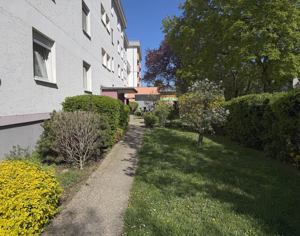Weg zum Eingang