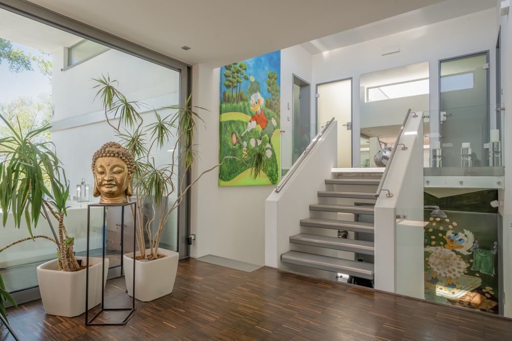 Treppe zur oberen Ebene