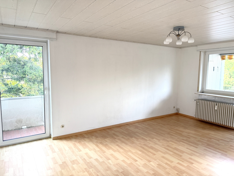 Wohnzi. u. kleiner Balkon